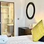 38 With Minster Views, Parking And Gym 公寓 *
