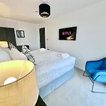 38 With Minster Views, Parking And Gym 公寓 *