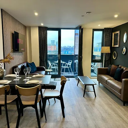 38 With Minster Views, Parking And Gym York