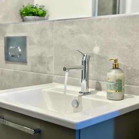 38 With Minster Views, Parking And Gym