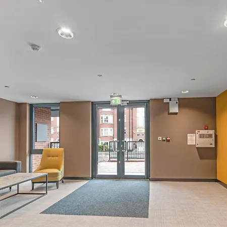 Apartment 38 With Minster Views, Parking And Gym York