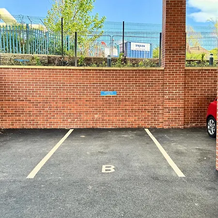 Apartment 38 With Minster Views, Parking And Gym